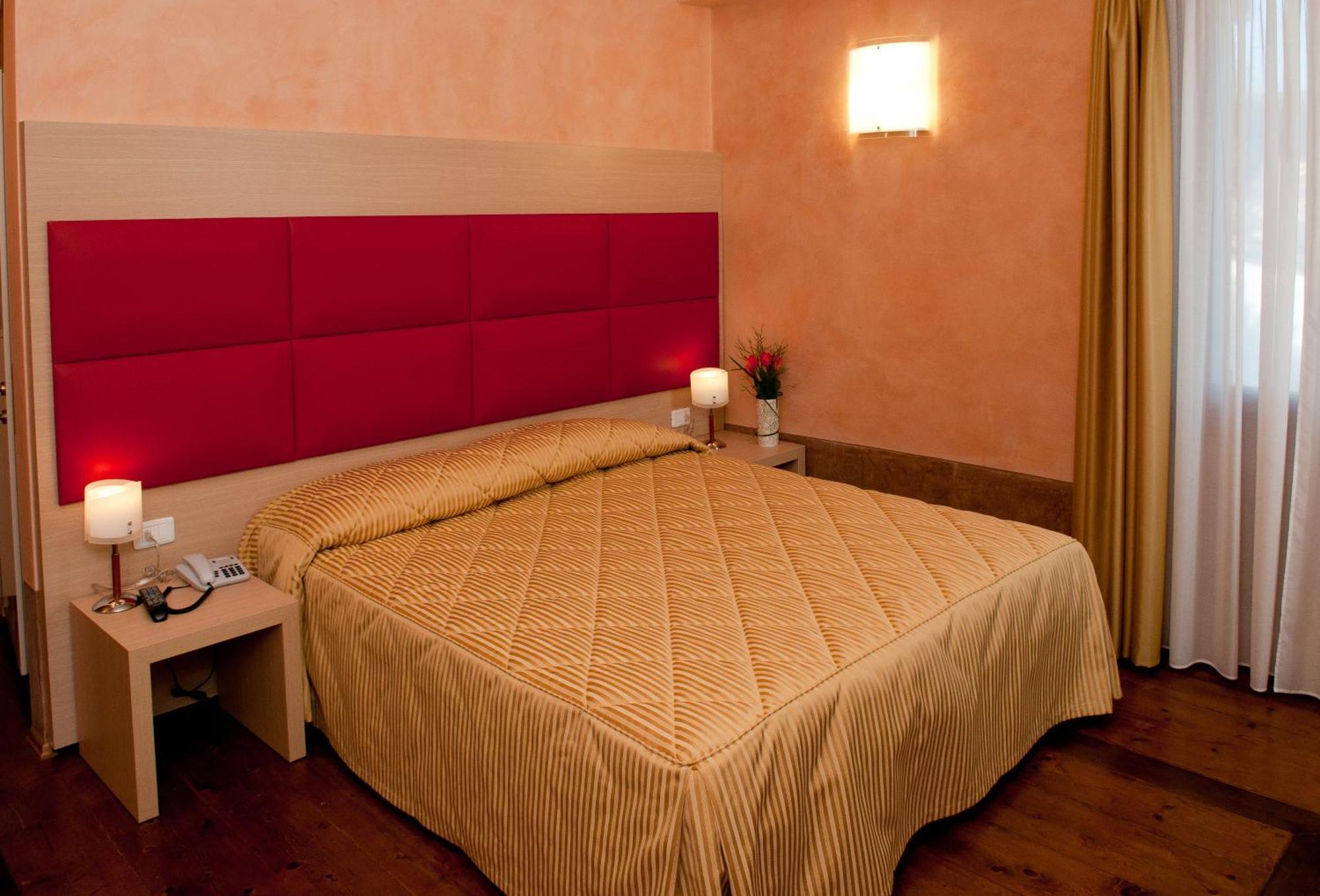 Hotel Villa Maternini Vazzola الغرفة الصورة