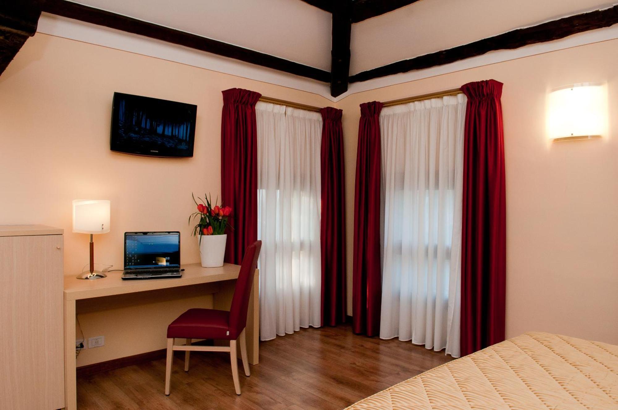 Hotel Villa Maternini Vazzola الغرفة الصورة